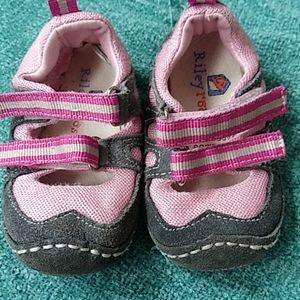 Riley Roo beginner walking shoes for girls